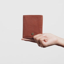 Load and play video in Gallery viewer, Okavango W1 Tan Leather Bi-Fold Wallet

