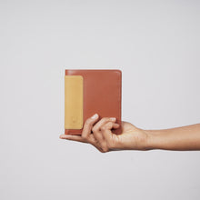 Load and play video in Gallery viewer, 253-L015 BI-FOLD WALLET
