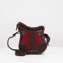 Load and play video in Gallery viewer, JIMI 01  CROSSBODY
