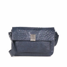 Load and play video in Gallery viewer, GATWICK 01  SHOULDER BAG
