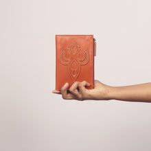 Load and play video in Gallery viewer, PEYOTE W1 PASSPORT HOLDER
