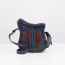 Load and play video in Gallery viewer, JIMI 01  CROSSBODY
