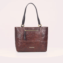 Load and play video in Gallery viewer, Ee Aspen 03 Brown Leather Tote Bag
