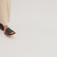 Load and play video in Gallery viewer, VAIL WOMEN'S SLIDES
