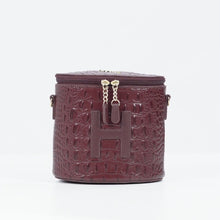 Load and play video in Gallery viewer, Panama 03 Marsala Leather Sling Bag
