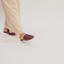 Load and play video in Gallery viewer, JADE WOMEN&#39;S MULE
