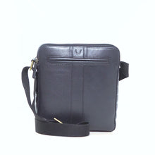 Load and play video in Gallery viewer, CARNABY 01 CROSSBODY
