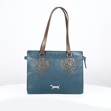 Load and play video in Gallery viewer, PEYOTE 01 SHOULDER BAG
