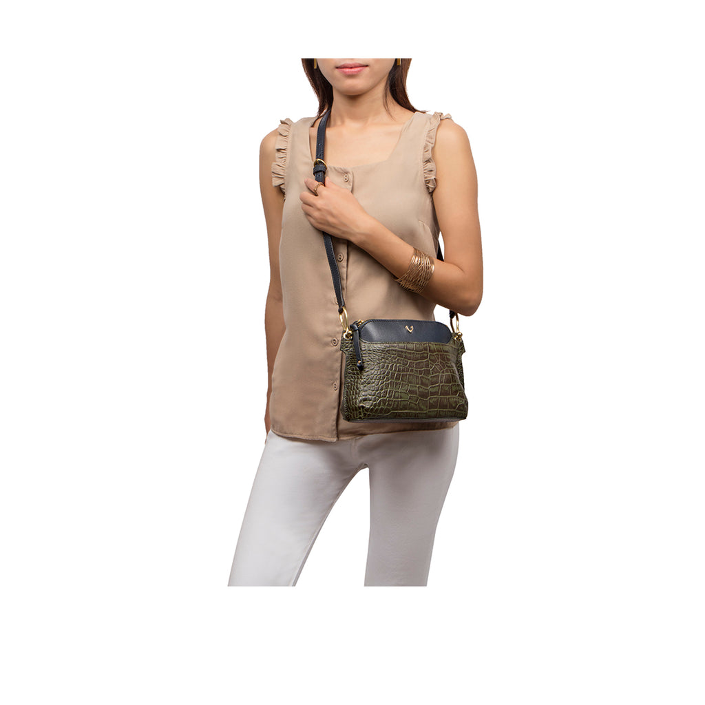 Buy Red Ee Kelly 02-M Sling Bag Online - Hidesign