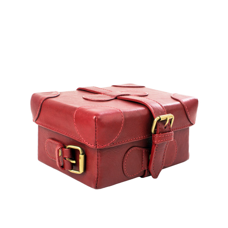 SMALL BOXY SLING BAG