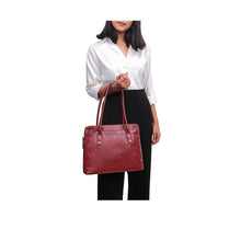 Load image into Gallery viewer, TAYLOR 01 TOTE BAG
