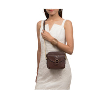 Load image into Gallery viewer, ALANIS 01 SLING BAG
