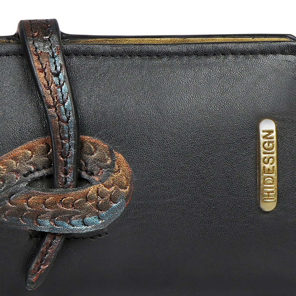 HIDESIGN - Carrying our limited edition King Cobra