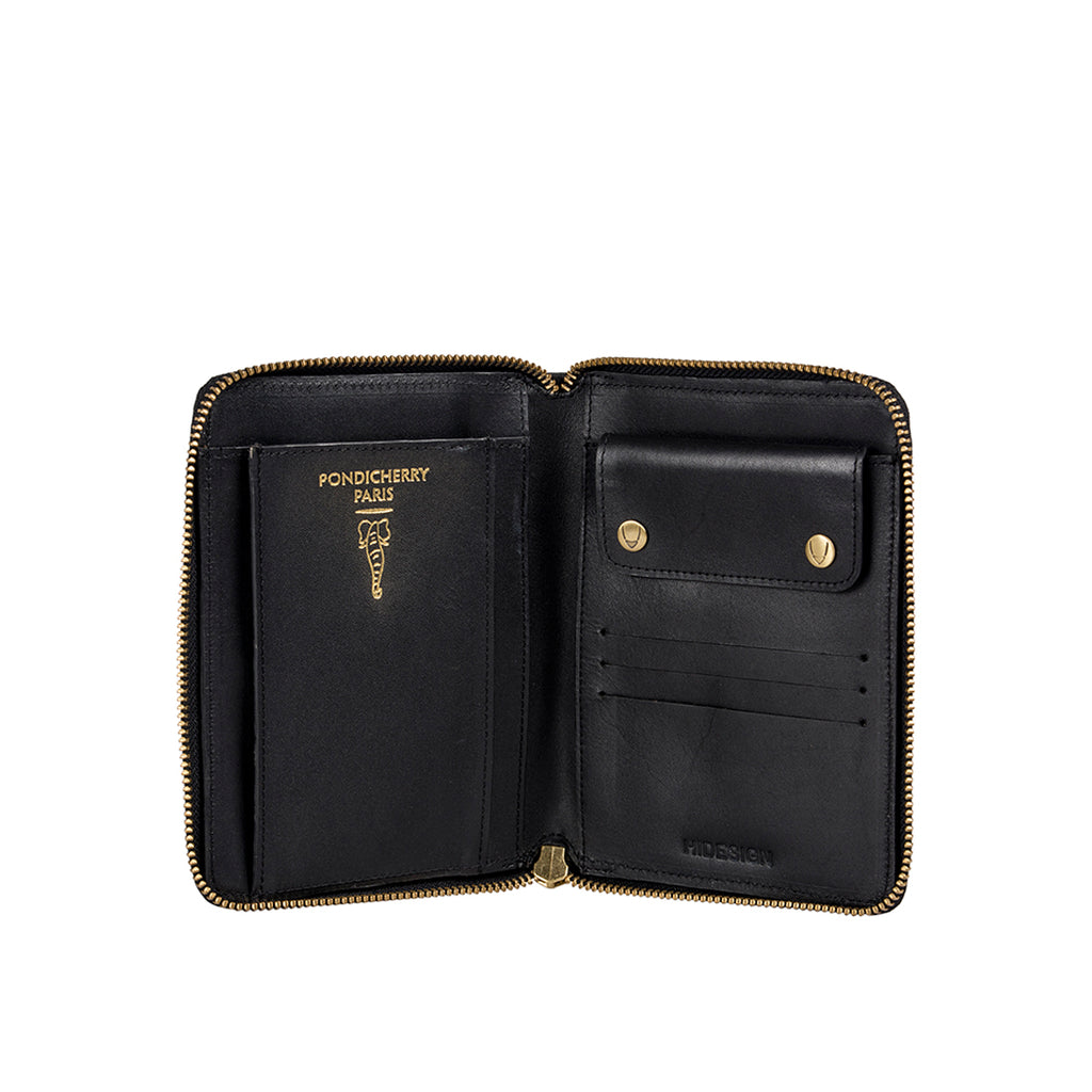 PIERRE PASSPORT HOLDER - Hidesign