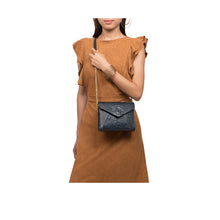 Load image into Gallery viewer, VITORIA 01 SLING BAG
